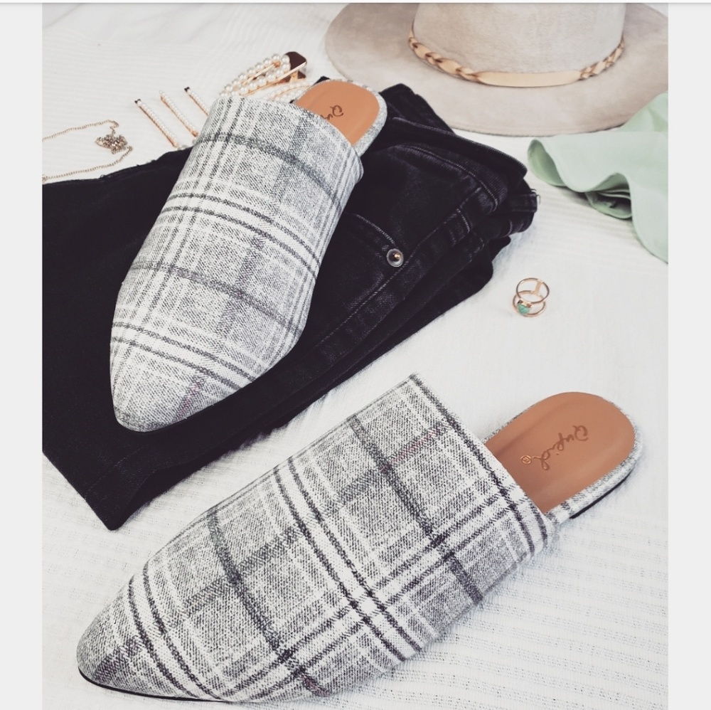 🆕️//The Marcy// grey plaid mule flat - Picture 4 of 6